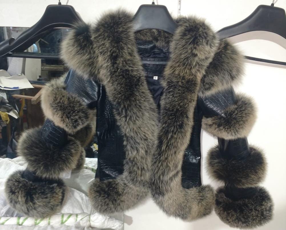WhatsApp Image 2023-07-05 at 2.34.44 PM(2) Sheepskin Leather Jacket – Luxury Outerwear with Real Fur and Croc Embossed Finish - Image 3